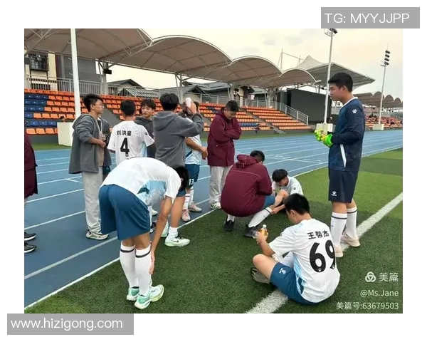 超足球少年逆袭之路从校园到职业联赛的梦想追逐与成长故事